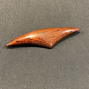 Bakelite Dark Brown Wood Pattern Pin / Brooch Unique Boomerang Atomic
